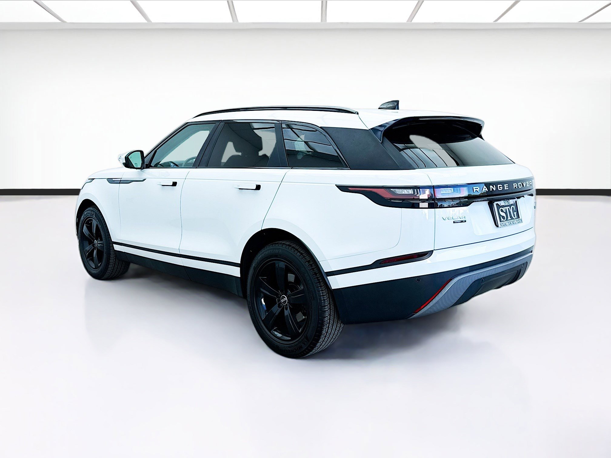Used 2018 Land Rover Range Rover Velar S image 6