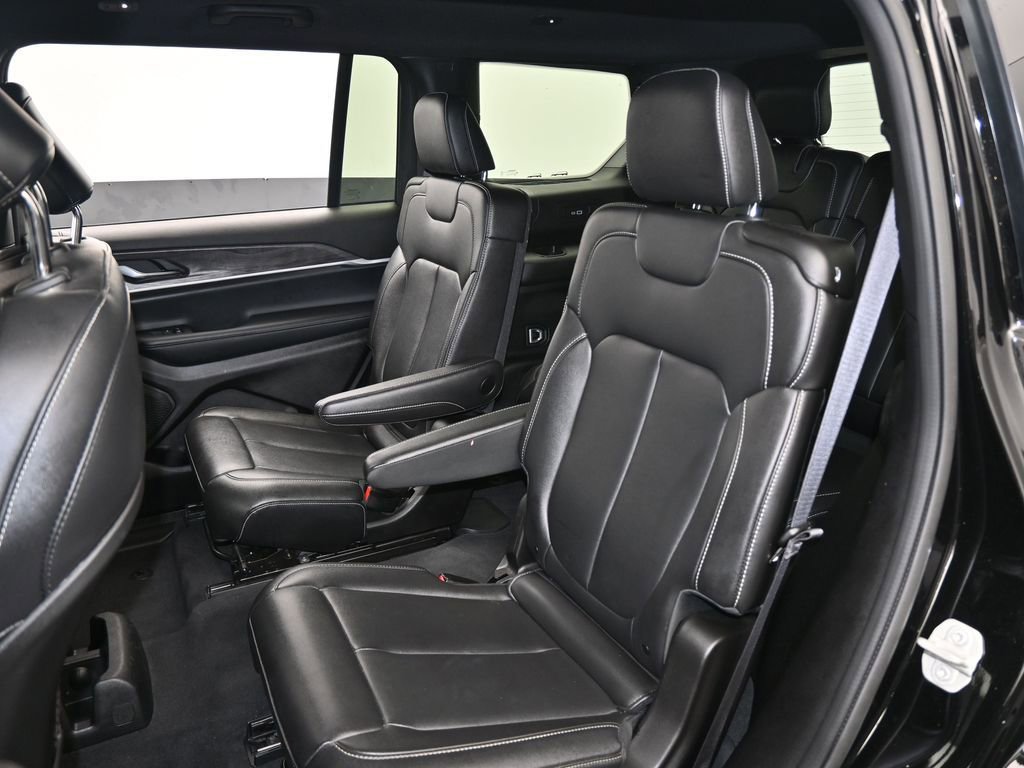 Used 2024 Jeep Grand Cherokee L Limited image 28