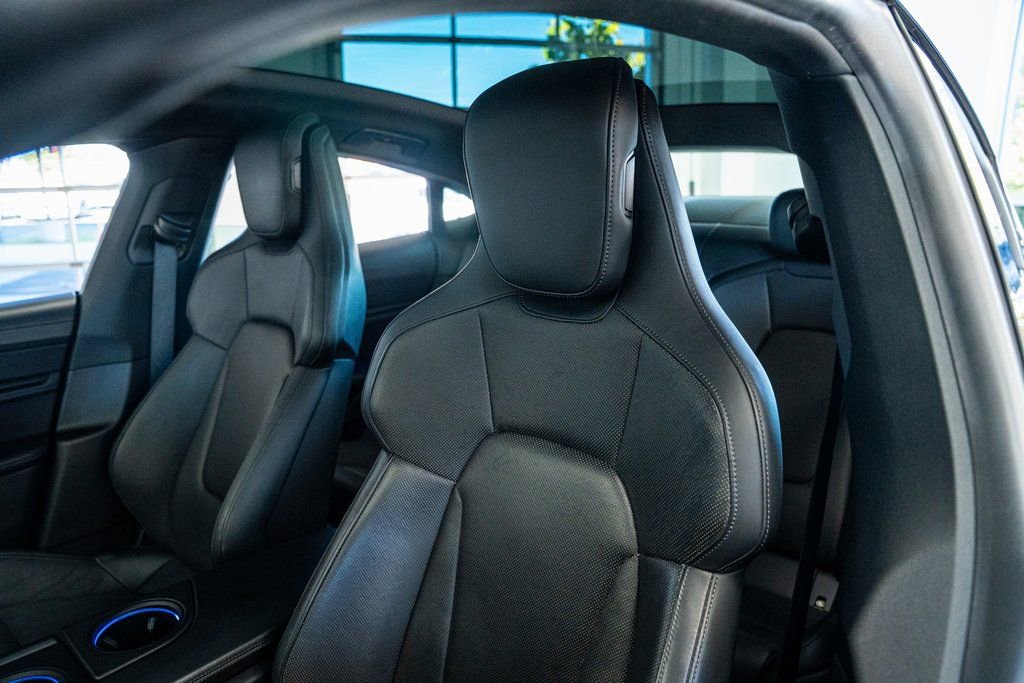 Used 2022 Porsche Taycan 4S image 38