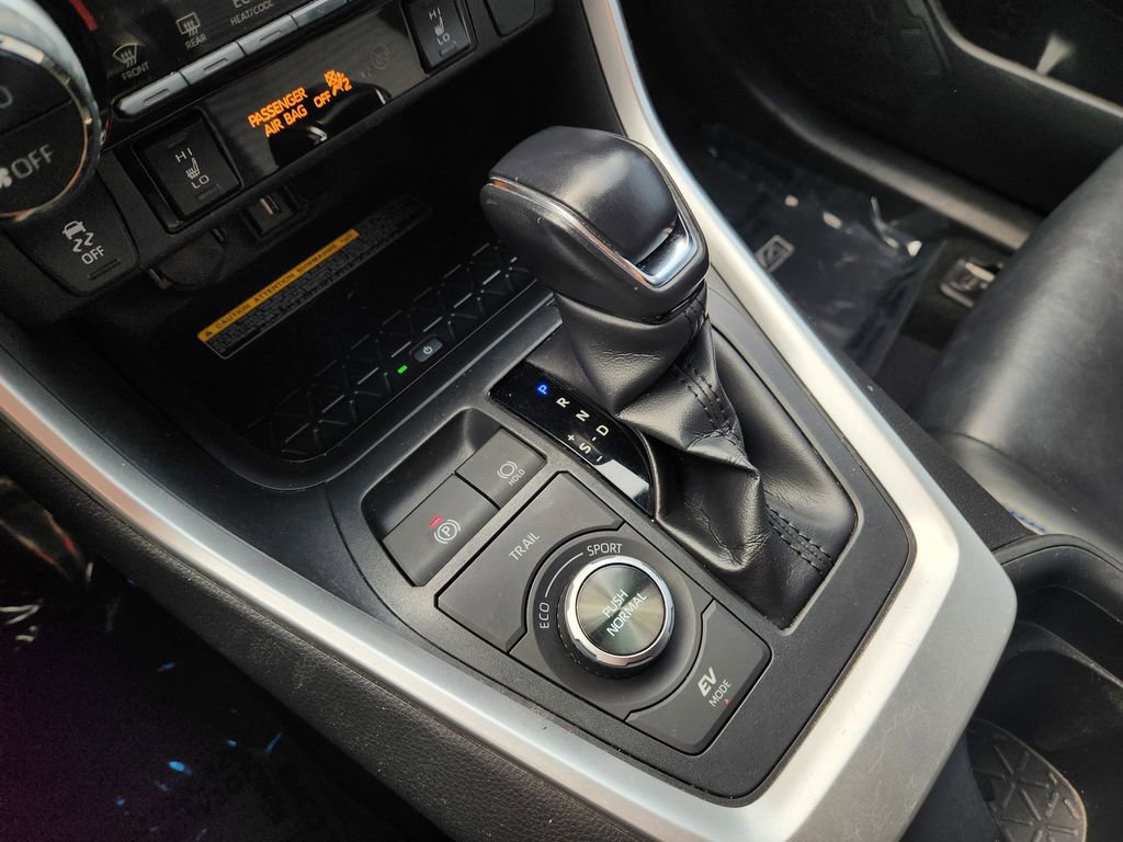 Used 2020 Toyota RAV4 XSE image 21