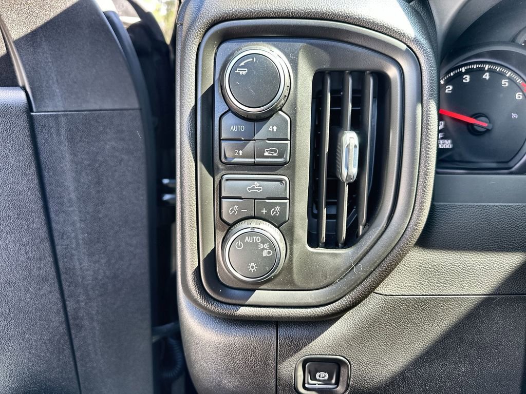 Certified 2024 Chevrolet Silverado 1500 Custom image 18