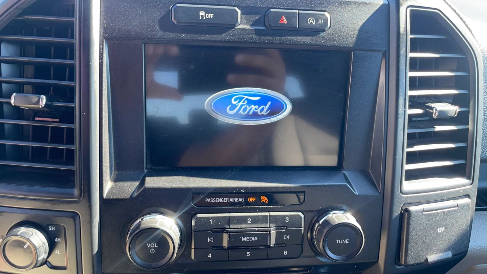 Used 2018 Ford F150 XL w/ Equipment Group 101A Mid AWD/4WD image 11