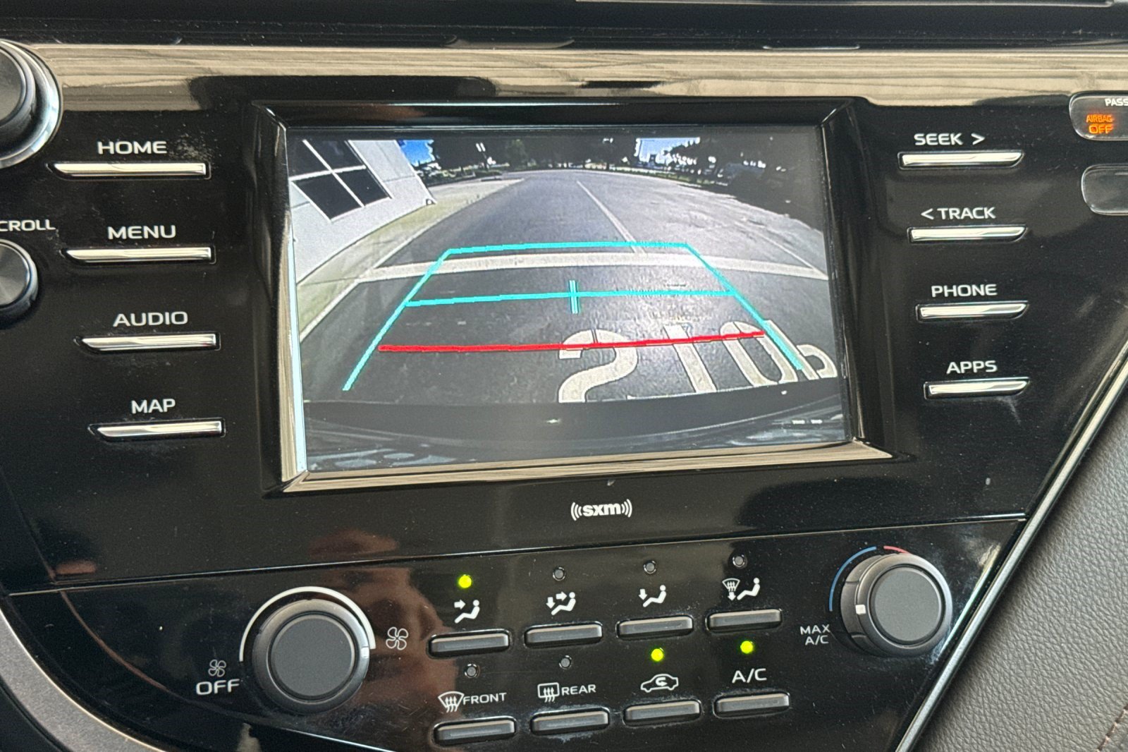 Used 2020 Toyota Camry LE FWD image 24
