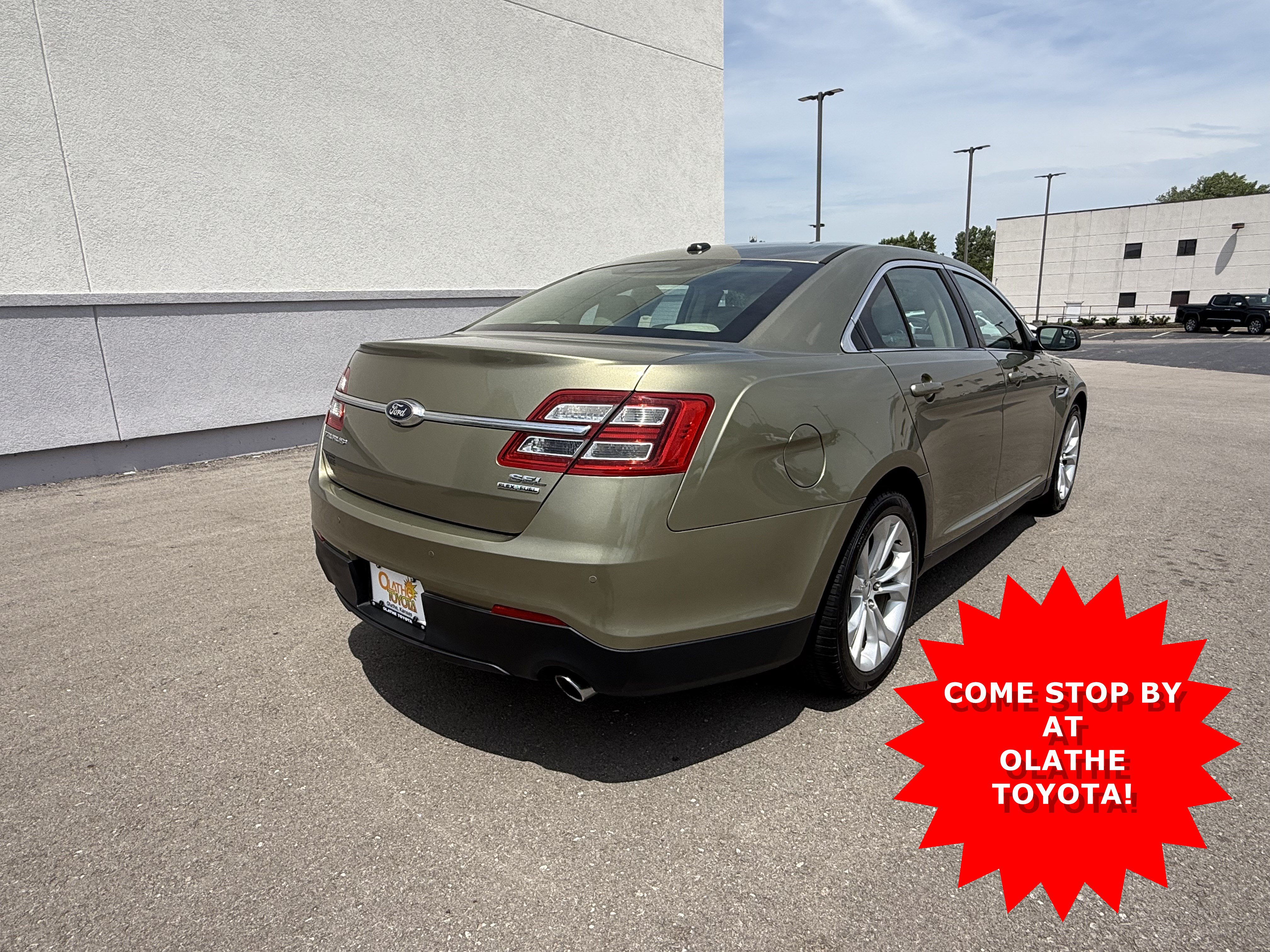Used 2013 Ford Taurus SEL FWD image 3