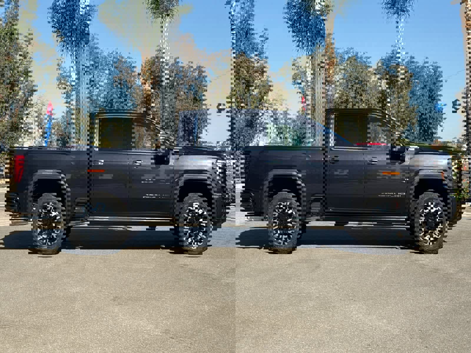 New 2025 GMC Sierra 2500 Denali Ultimate image 6