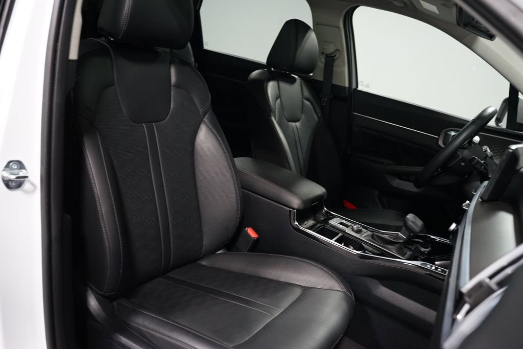 Used 2025 Kia Sorento SX image 30