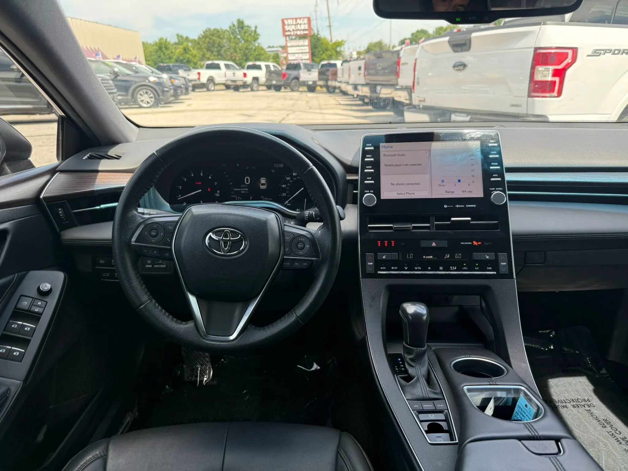 Used 2022 Toyota Avalon XLE FWD image 12