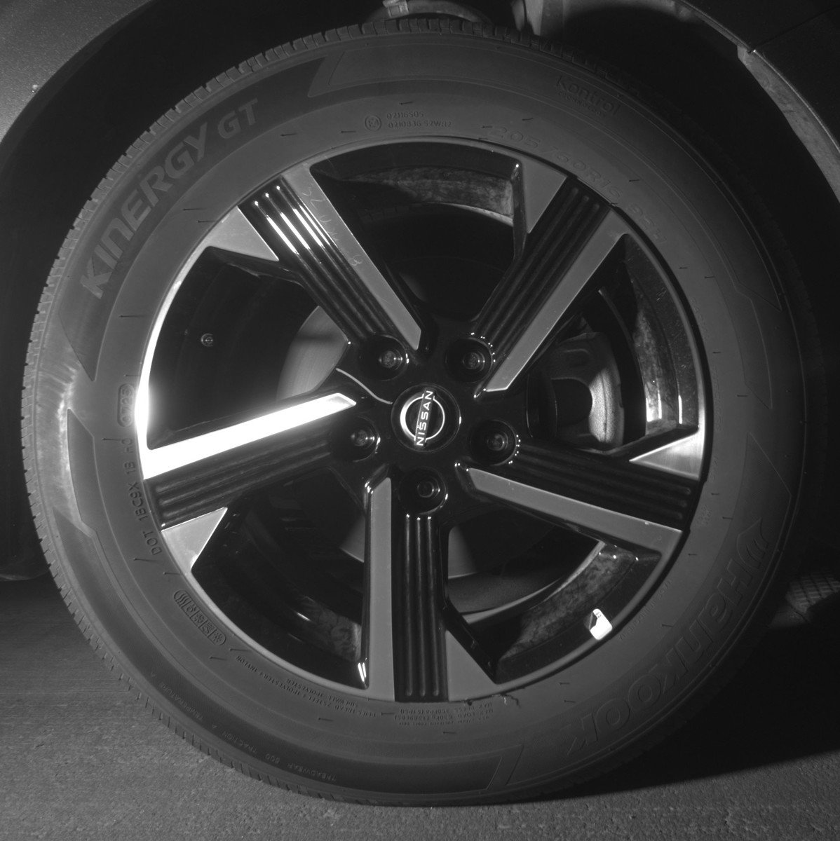 Used 2025 Nissan Sentra SV image 13