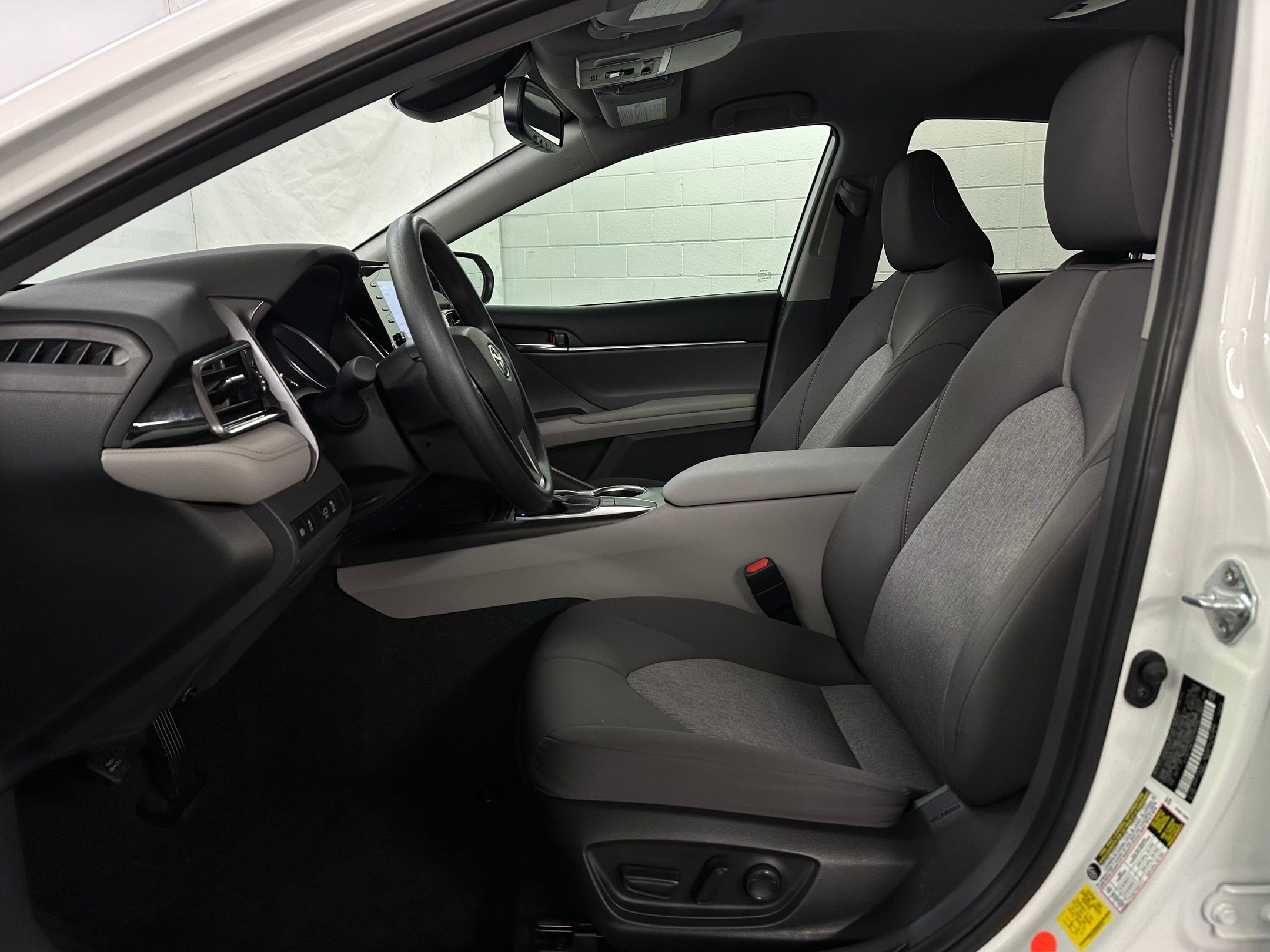 Used 2023 Toyota Camry LE image 5