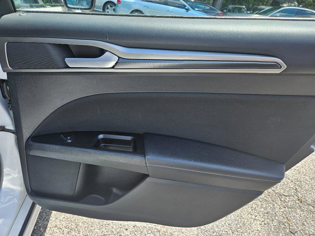 Used 2017 Ford Fusion SE w/ Equipment Group 601A FWD image 34