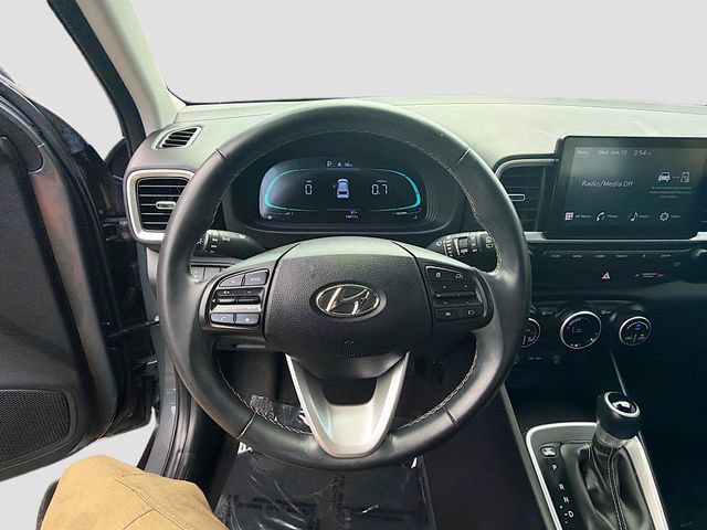 Certified 2024 Hyundai Venue SEL FWD image 11