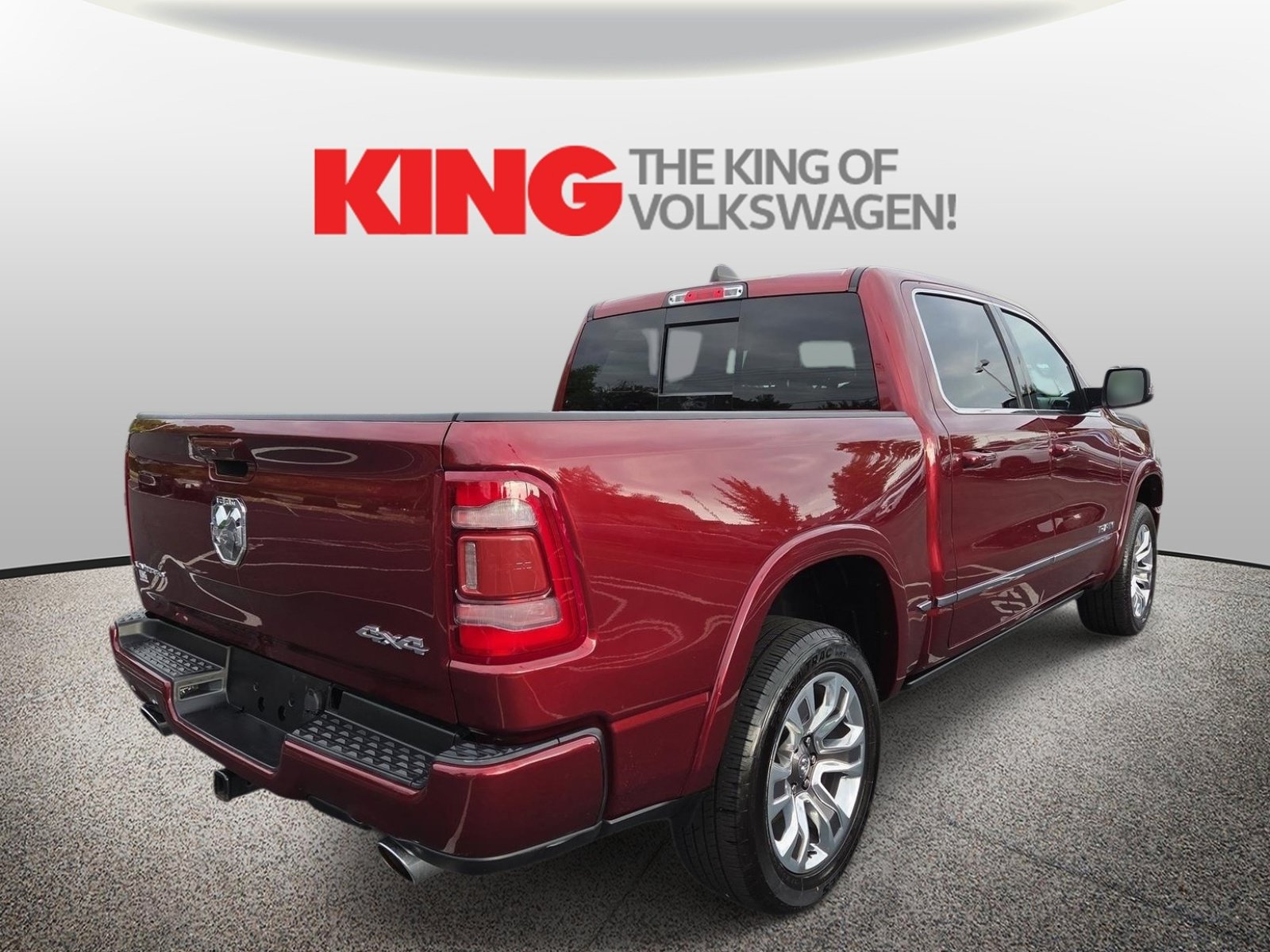 Used 2023 RAM 1500 Limited w/ Body Color Bumper Group AWD/4WD image 3