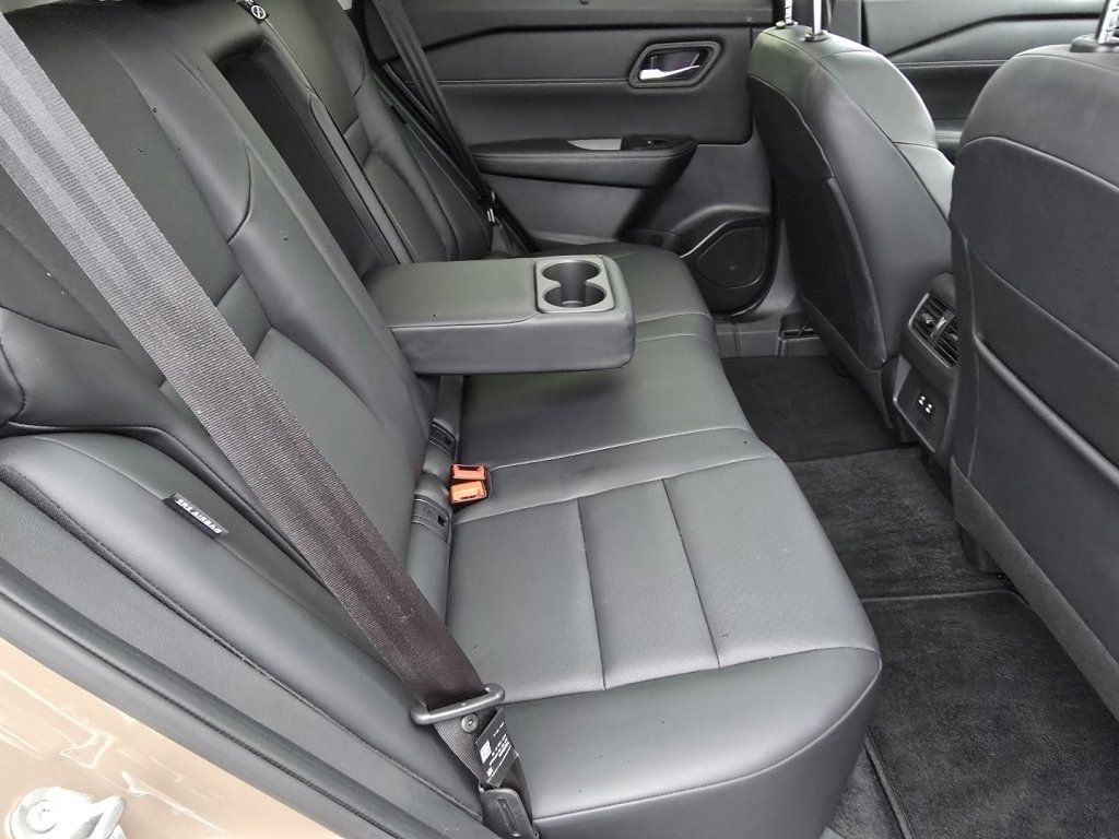 Certified 2024 Nissan Rogue SV w/ SV Premium Package image 18