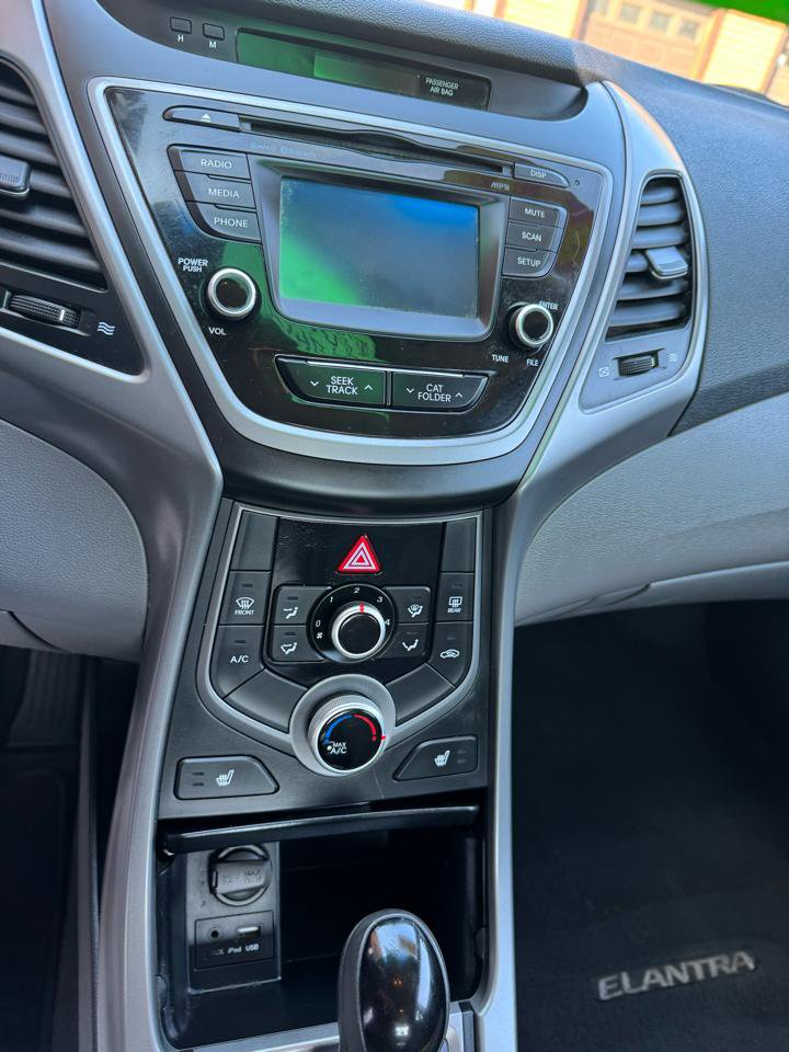 Used 2014 Hyundai Elantra SE w/ Option Group 02 image 10