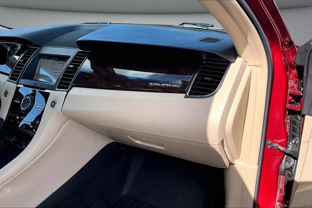 Used 2017 Ford Taurus Limited image 25