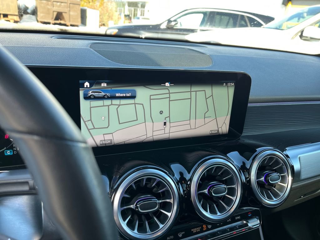 Certified 2025 Mercedes-Benz GLB 250 4MATIC image 25