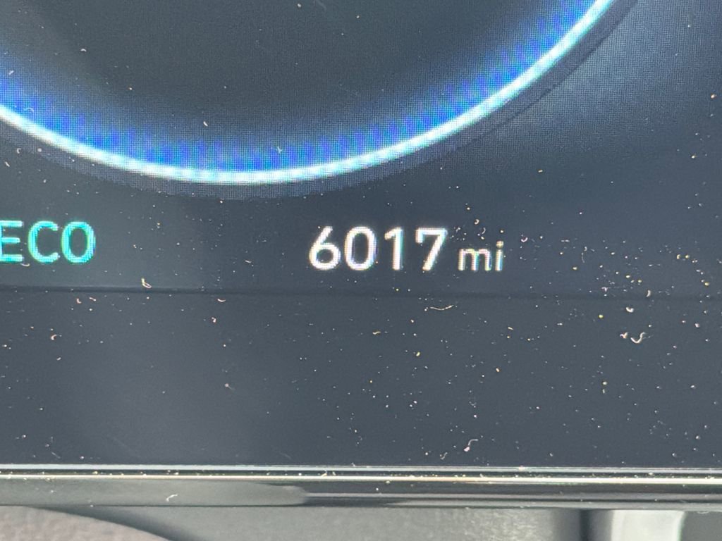 Used 2025 Hyundai Elantra SEL image 28