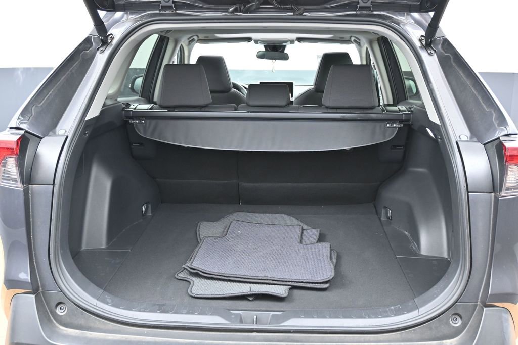 Used 2024 Toyota RAV4 XLE w/ Convenience Package FWD image 16