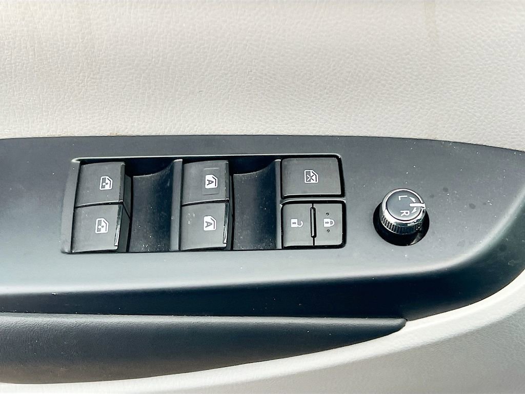 Used 2019 Toyota Highlander XLE AWD/4WD image 20