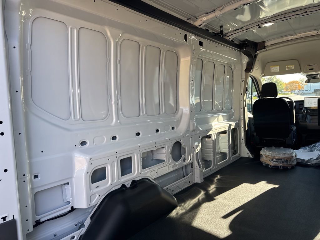 New 2026 Ford Transit 250 148 Medium Roof w/ Exterior Upgrade Package RWD image 9