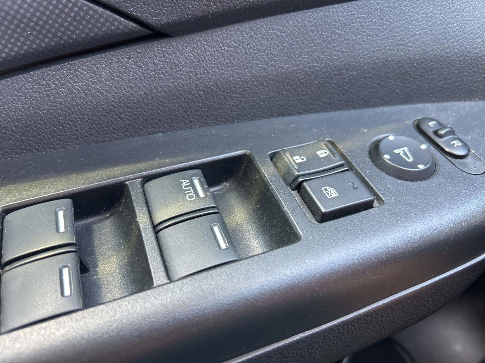 Used 2016 Honda CR-V SE image 24