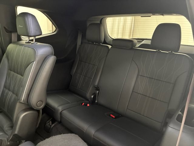 Used 2025 Buick Enclave Avenir w/ Super Cruise Package AWD/4WD image 18