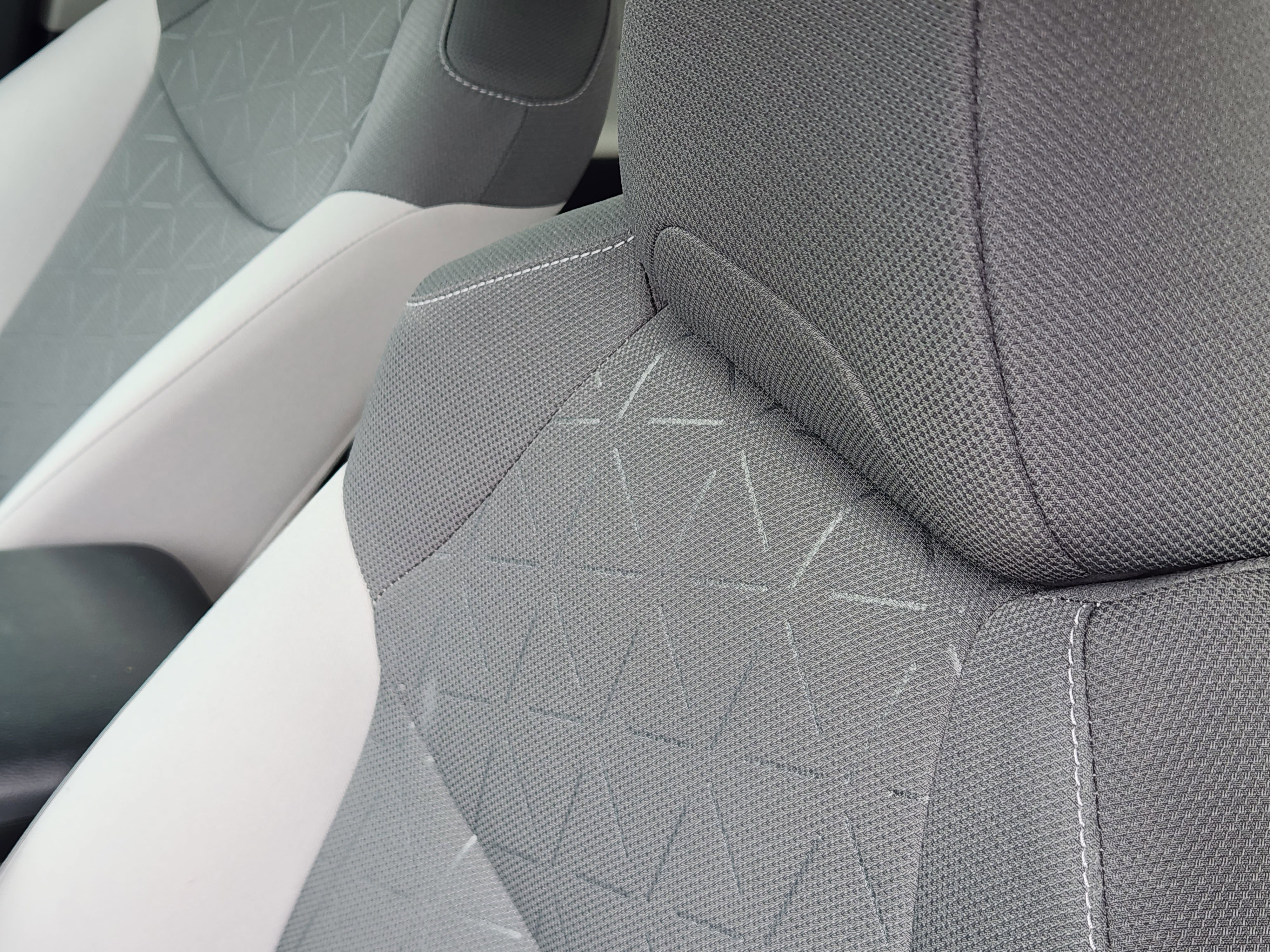 Used 2024 Toyota RAV4 XLE image 7