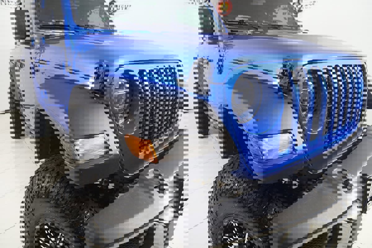 Used 2023 Jeep Gladiator Sport w/ Trailer Tow Package image 16