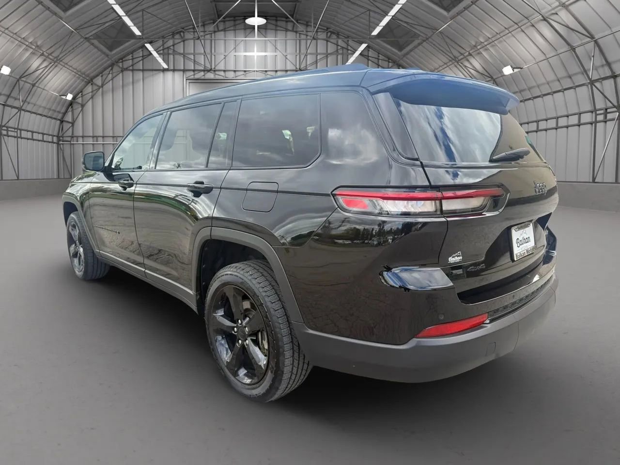 Used 2022 Jeep Grand Cherokee L Limited w/ Black Appearance Package image 8