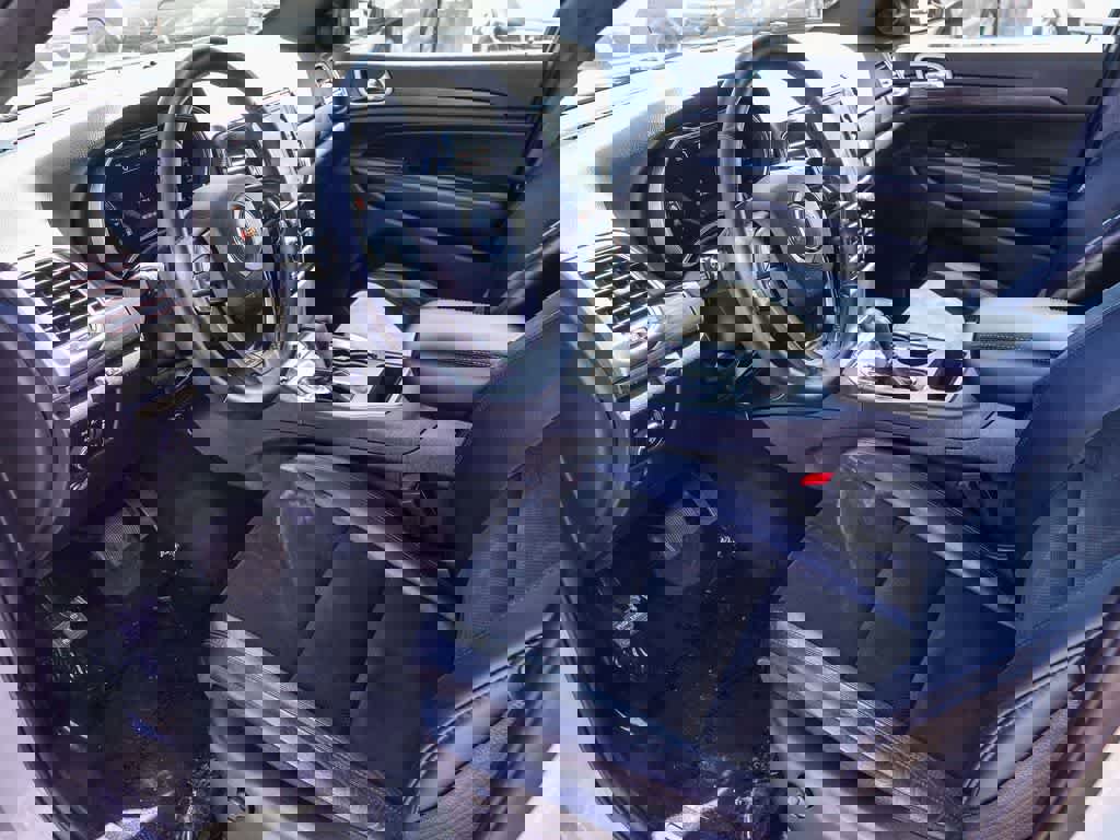 Certified 2019 Jeep Grand Cherokee Altitude image 16