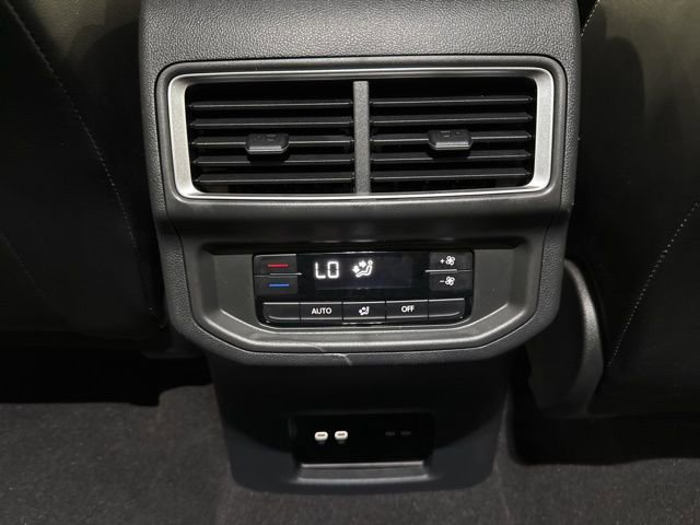 Used 2024 Volkswagen Atlas SE image 26