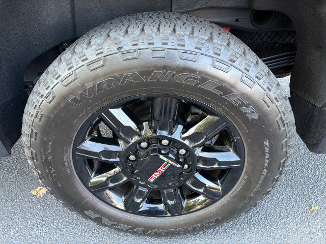 Used 2026 GMC Sierra 2500 AT4 w/ AT4 Premium Plus Package AWD/4WD image 19