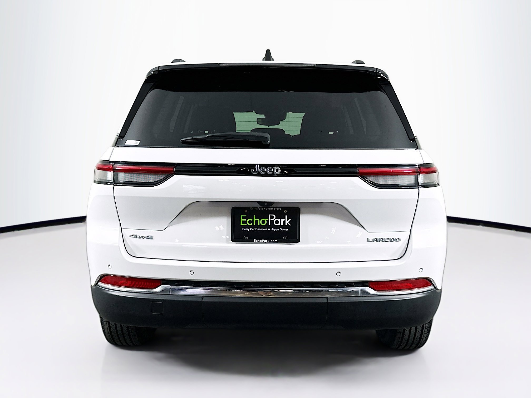 Used 2023 Jeep Grand Cherokee Laredo w/ Luxury Tech Group I AWD/4WD image 7