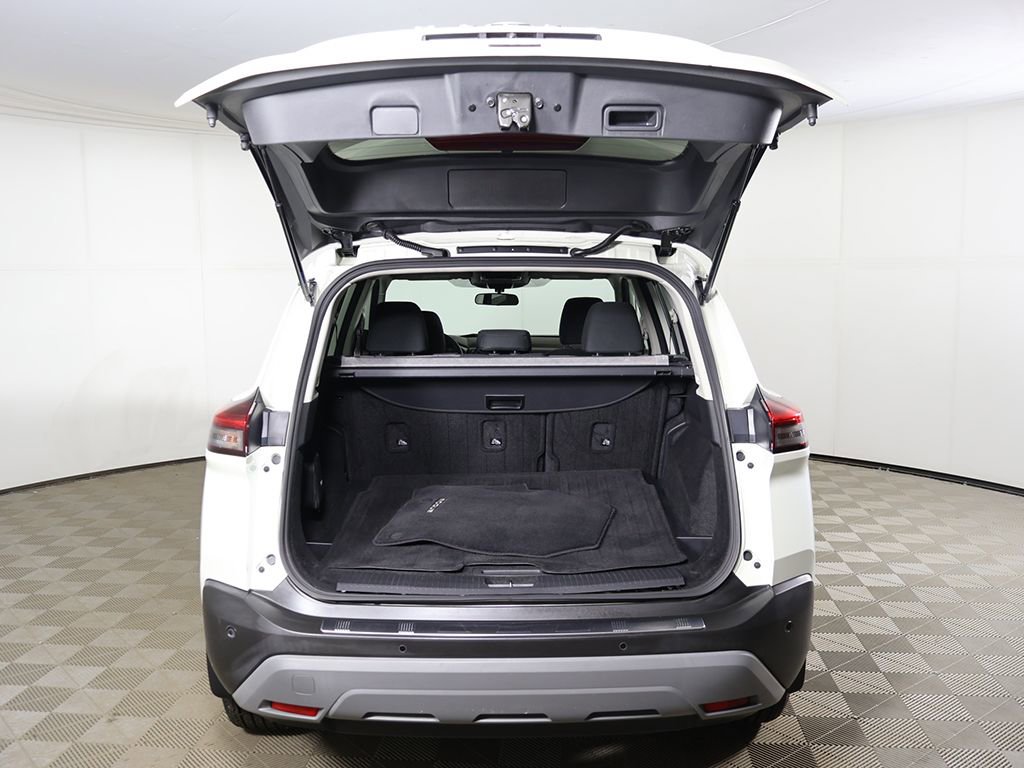 Used 2022 Nissan Rogue SV image 15