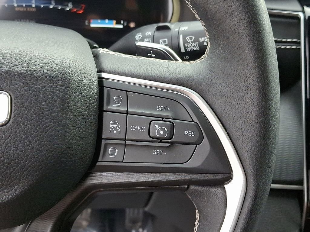 Used 2023 Jeep Grand Cherokee L Altitude image 23