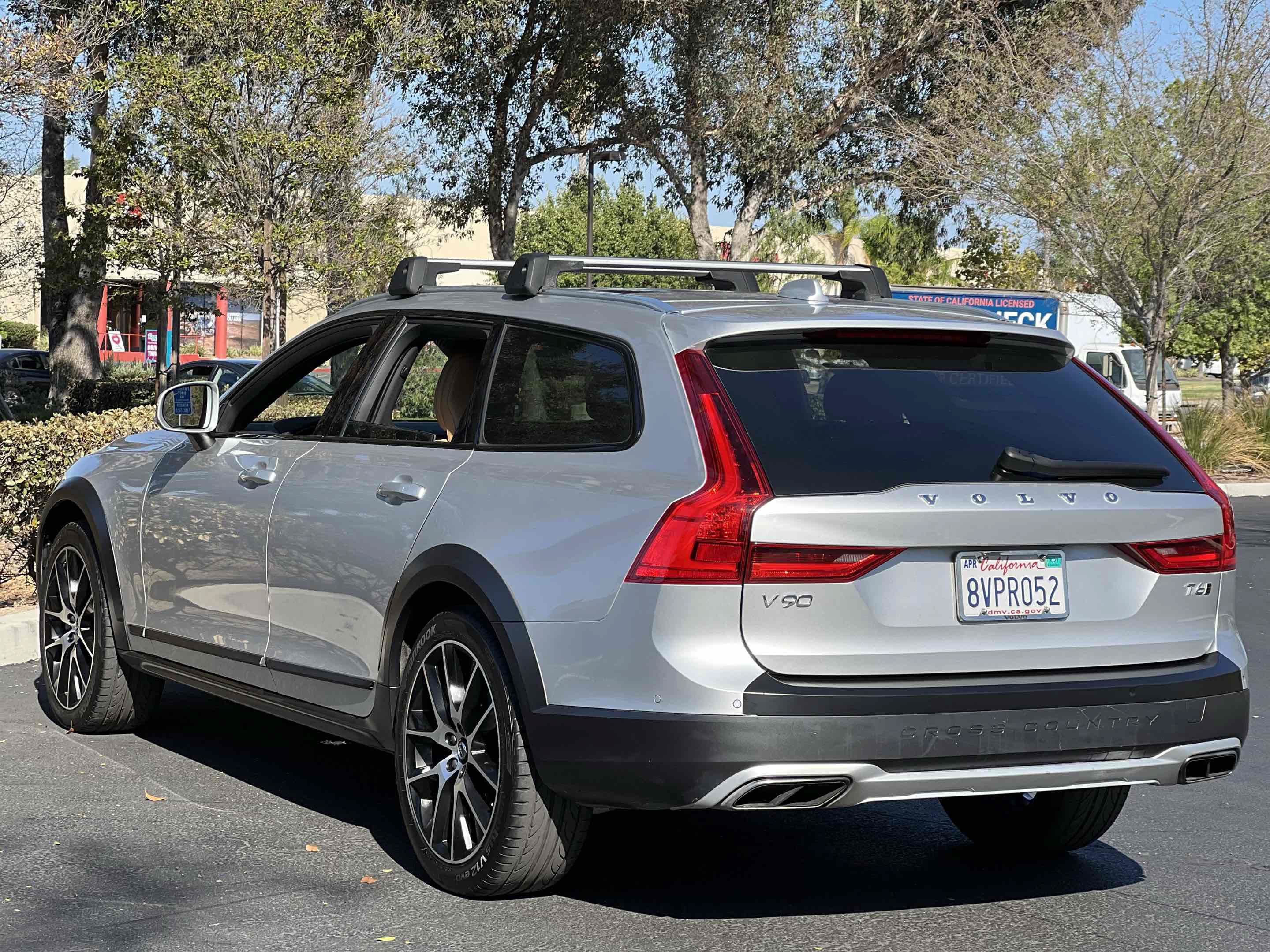 Used 2020 Volvo V90 T6 Cross Country AWD/4WD image 19