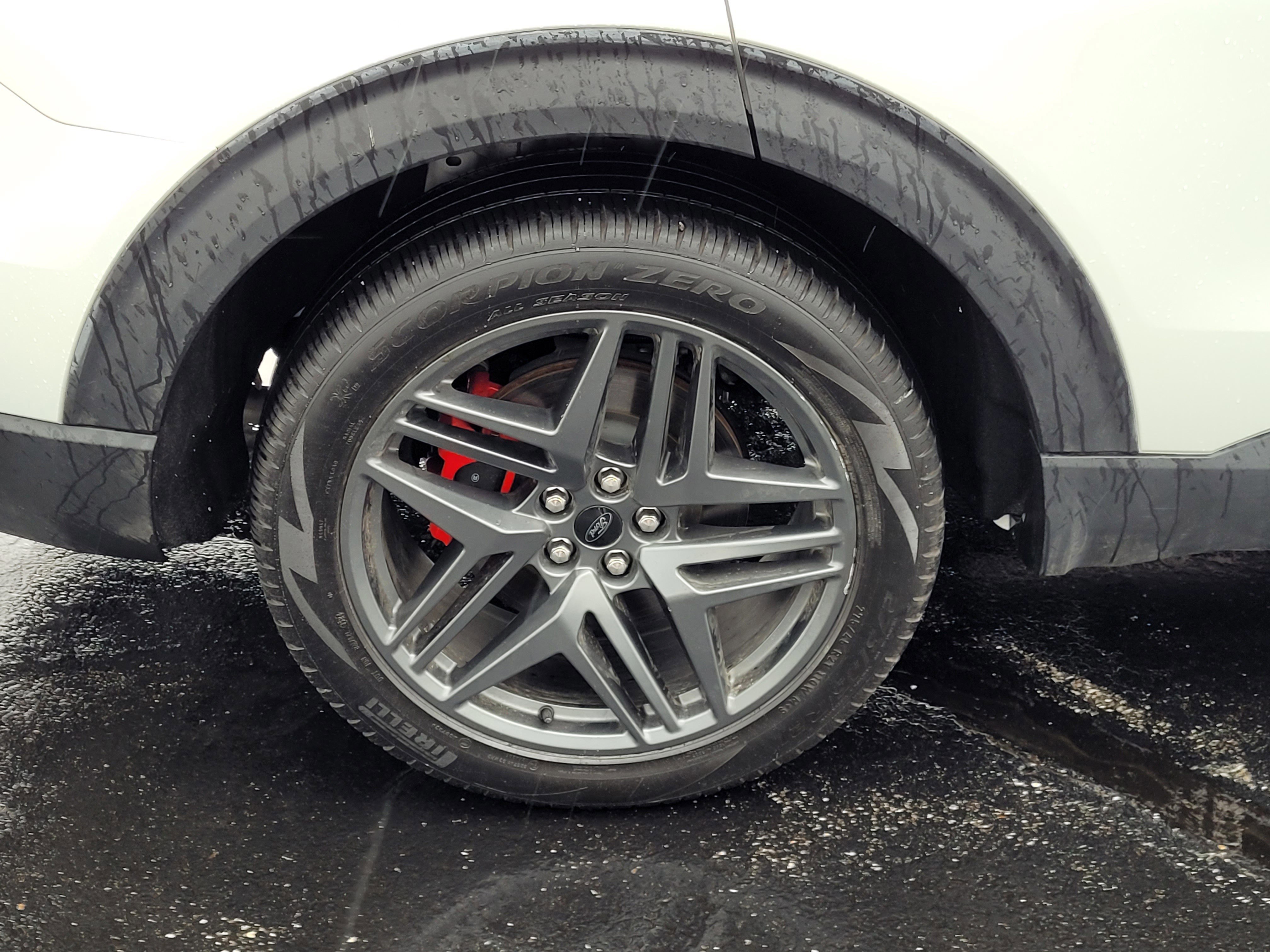 Used 2025 Ford Explorer ST image 11