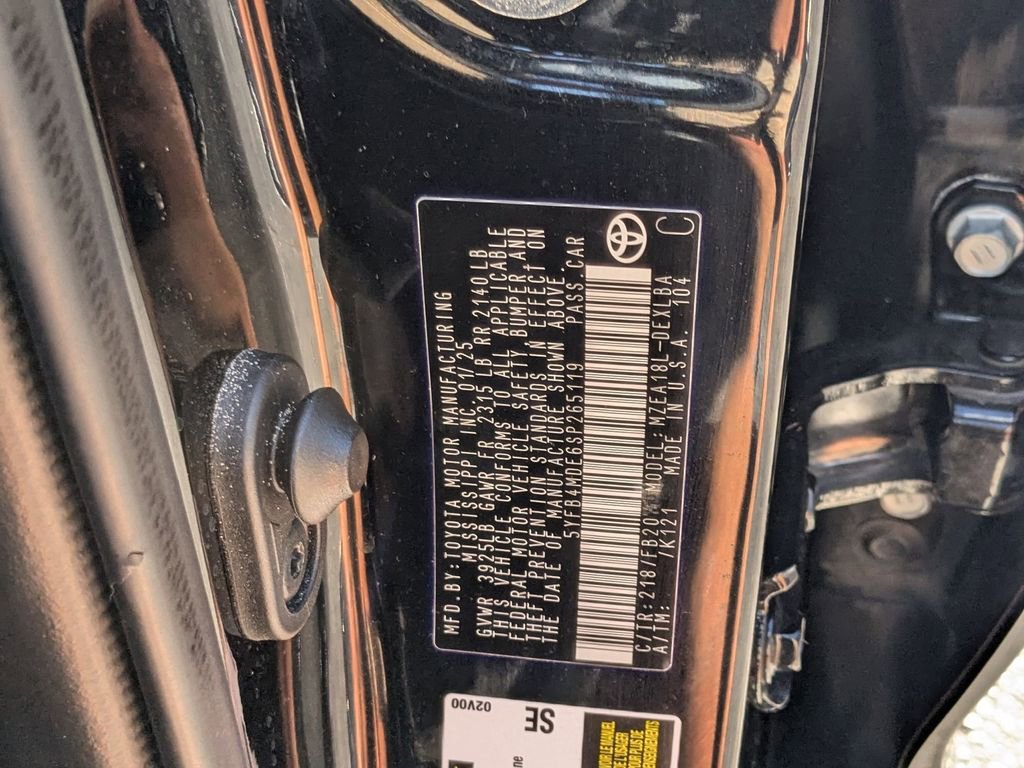 Used 2025 Toyota Corolla LE image 30