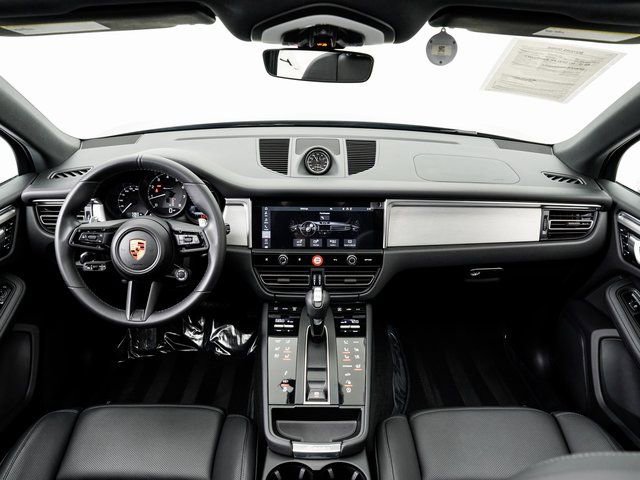 Certified 2023 Porsche Macan Turbo image 23