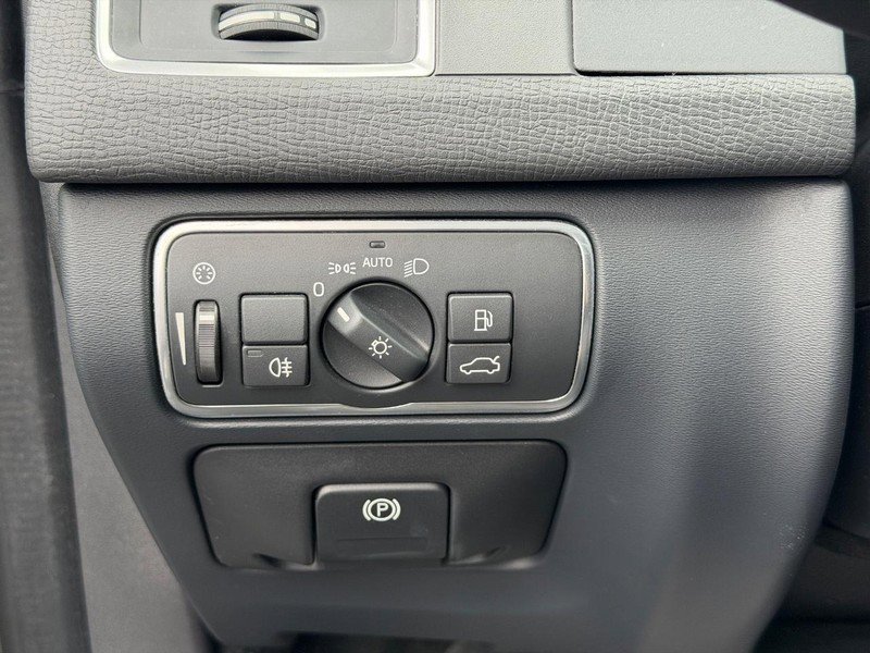 Used 2016 Volvo XC60 T5 Premier w/ Proximity Package image 17