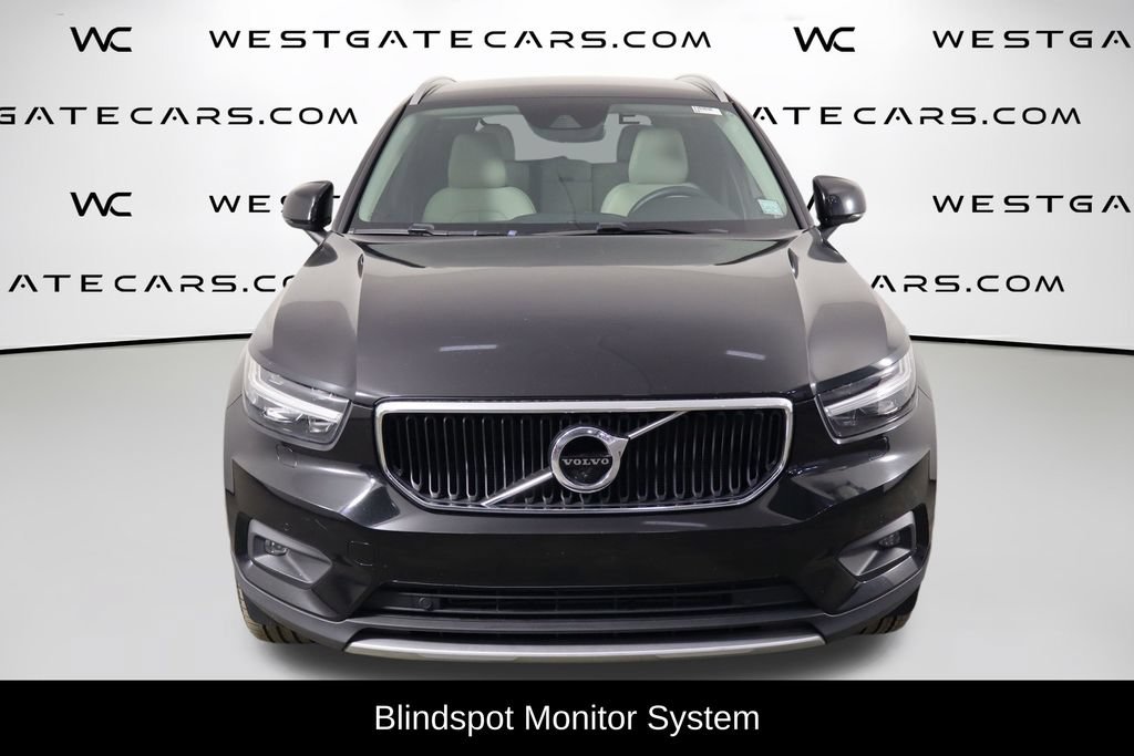 Used 2022 Volvo XC40 T5 Momentum AWD/4WD image 2