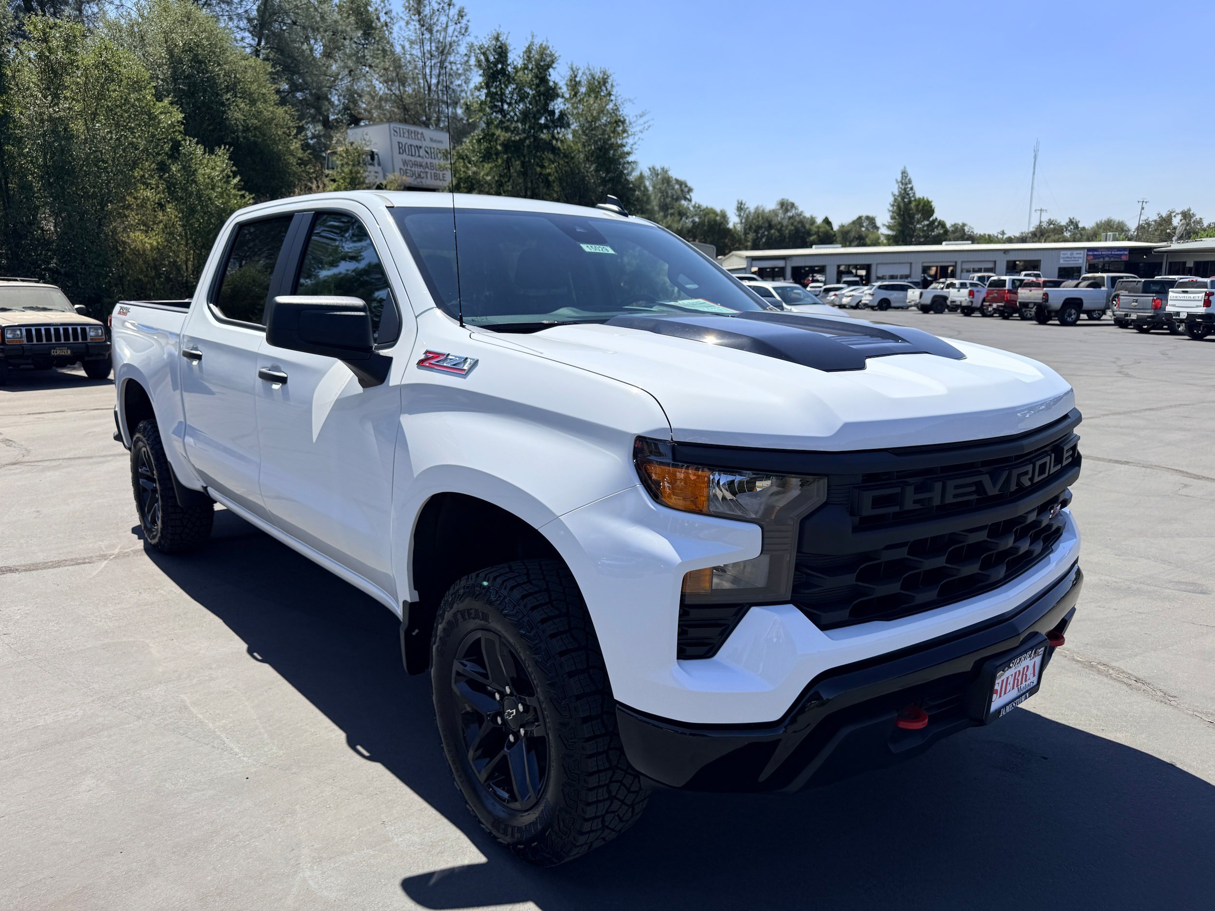 New 2026 Chevrolet Silverado 1500 Custom Trail Boss AWD/4WD image 3