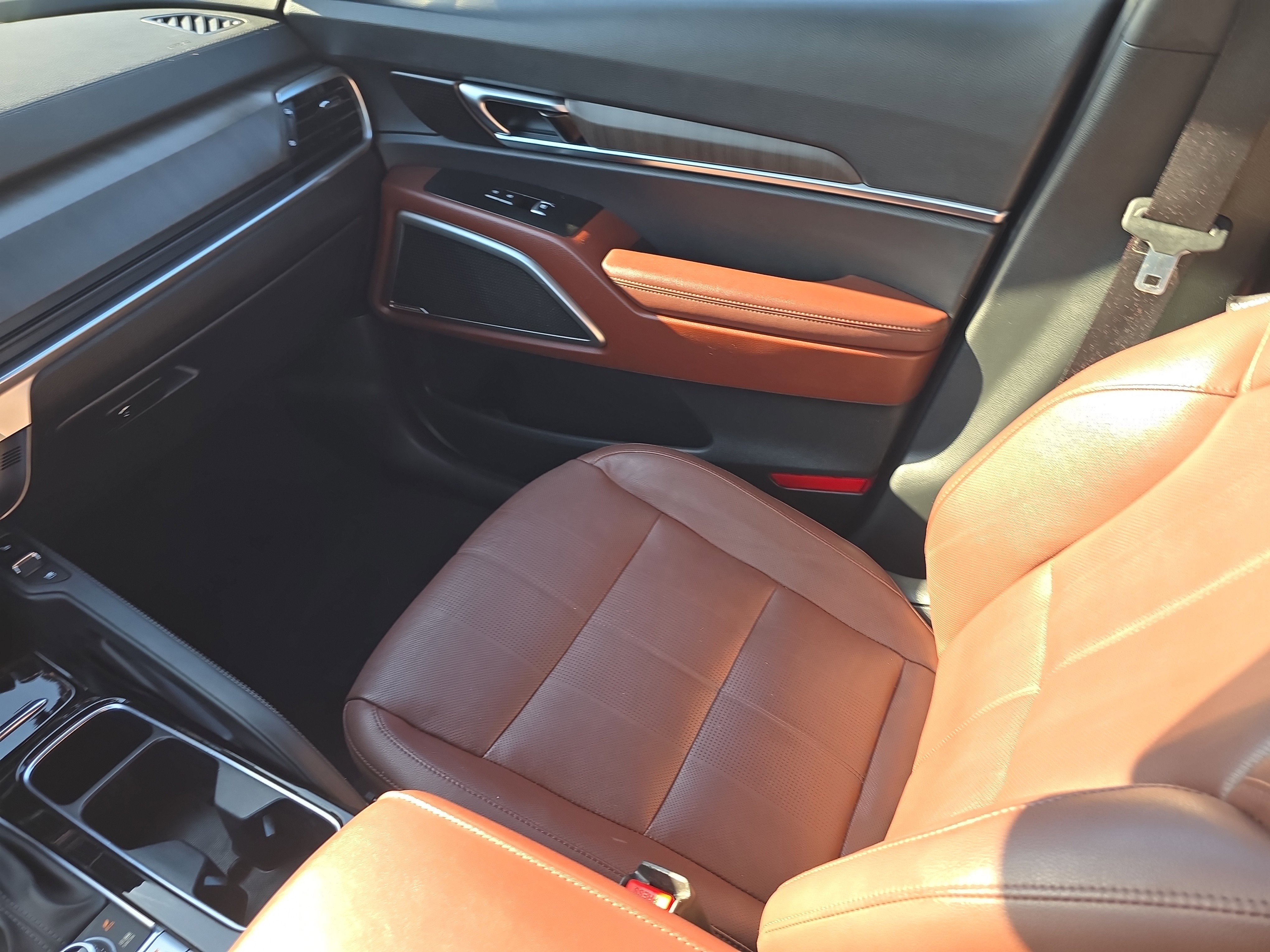 Certified 2023 Kia Telluride EX w/ EX Captain's Chair Package image 18