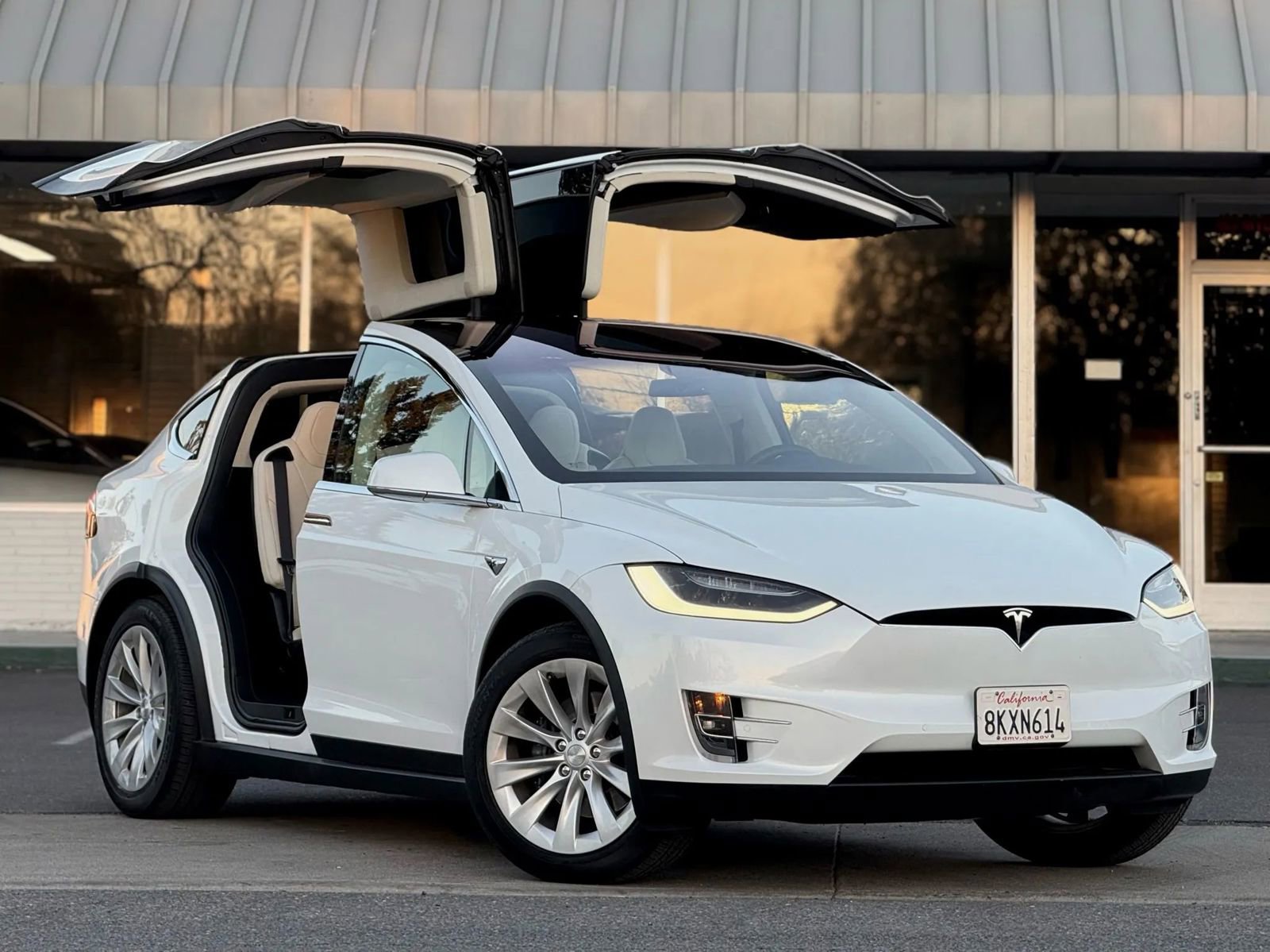 Used 2019 Tesla Model X 75D image 2