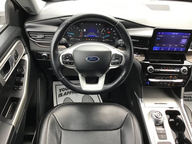 Used 2023 Ford Explorer Limited w/ Equipment Group 301A RWD image 13