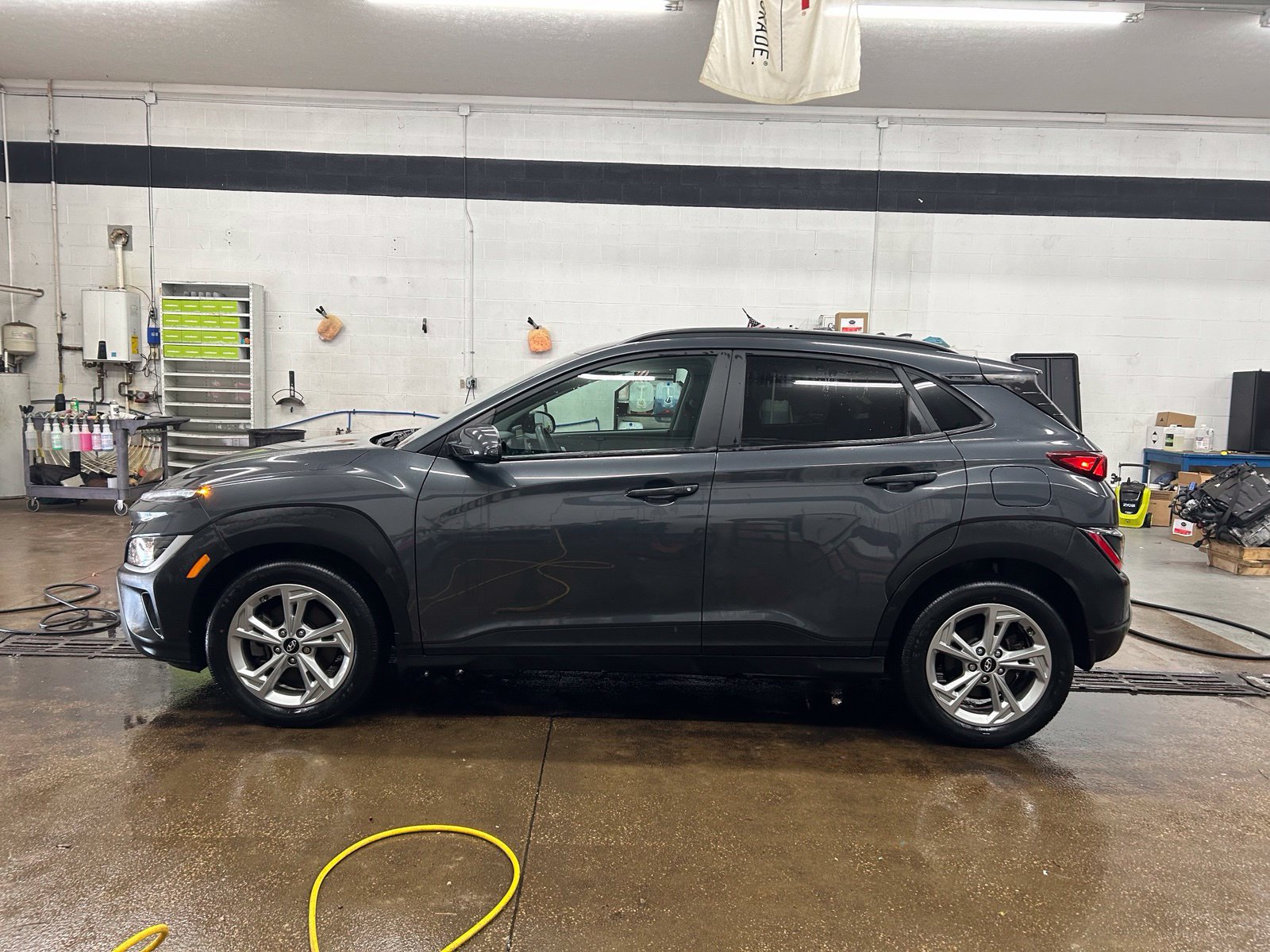 Used 2023 Hyundai Kona SEL w/ Convenience Package AWD/4WD image 2
