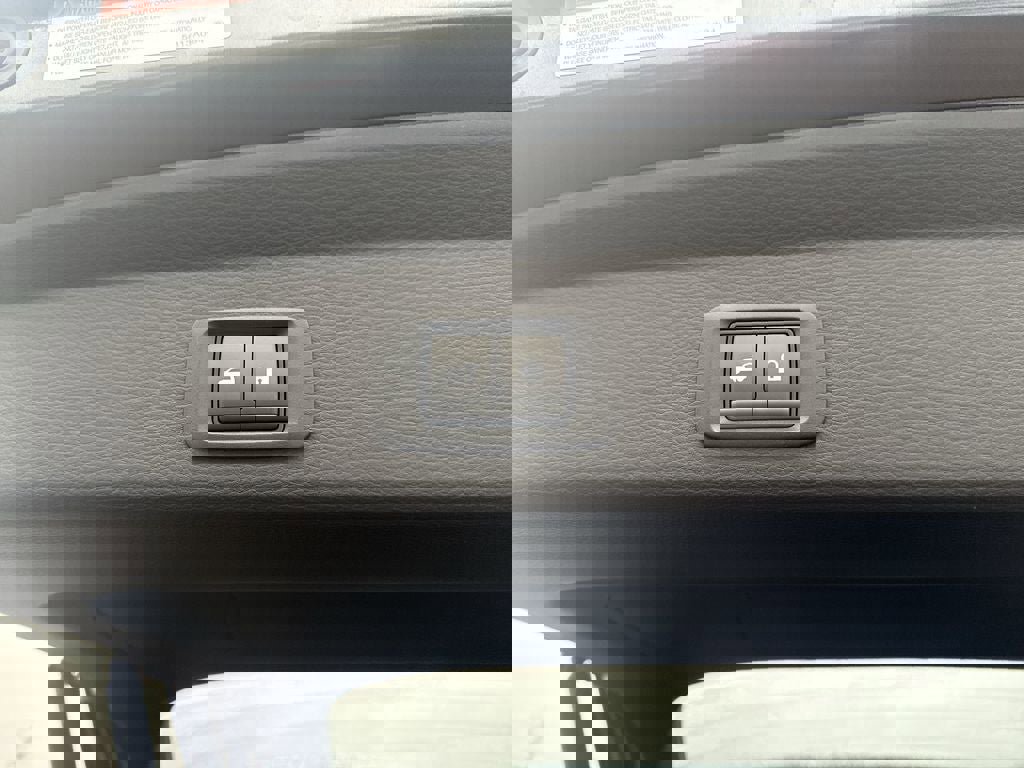 New 2026 Mitsubishi Outlander SEL image 47