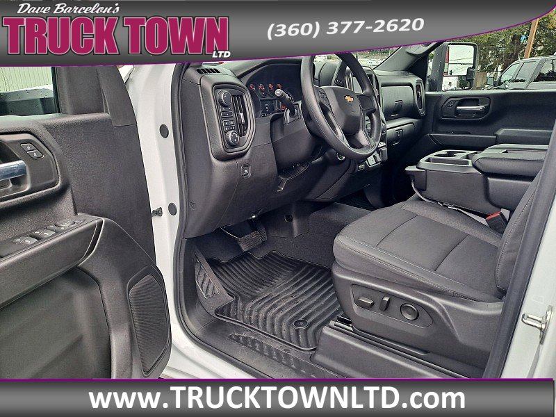 Used 2025 Chevrolet Silverado 2500 Custom w/ Custom Value Package image 16