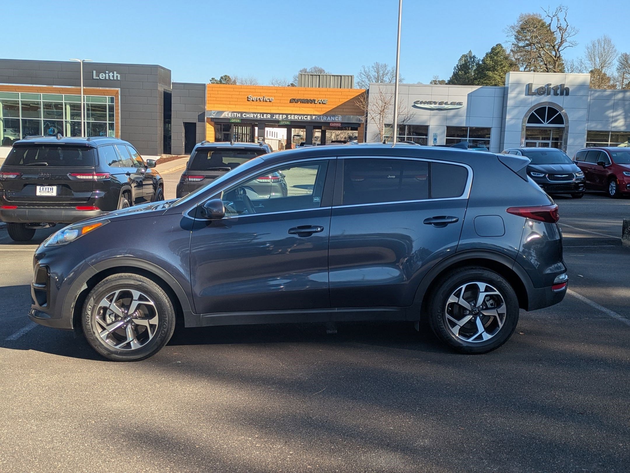 Used 2022 Kia Sportage LX image 8