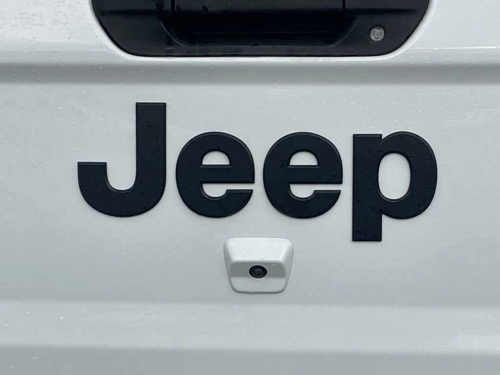Used 2022 Jeep Gladiator Willys image 22